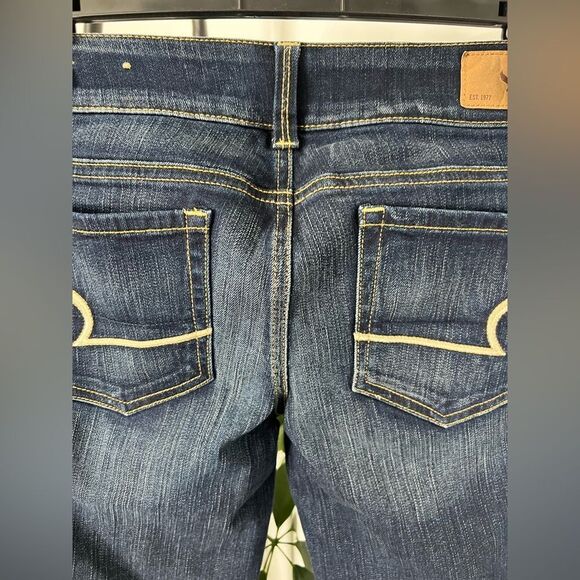 American Eagle Crop Jeans - Picture 4 of 7